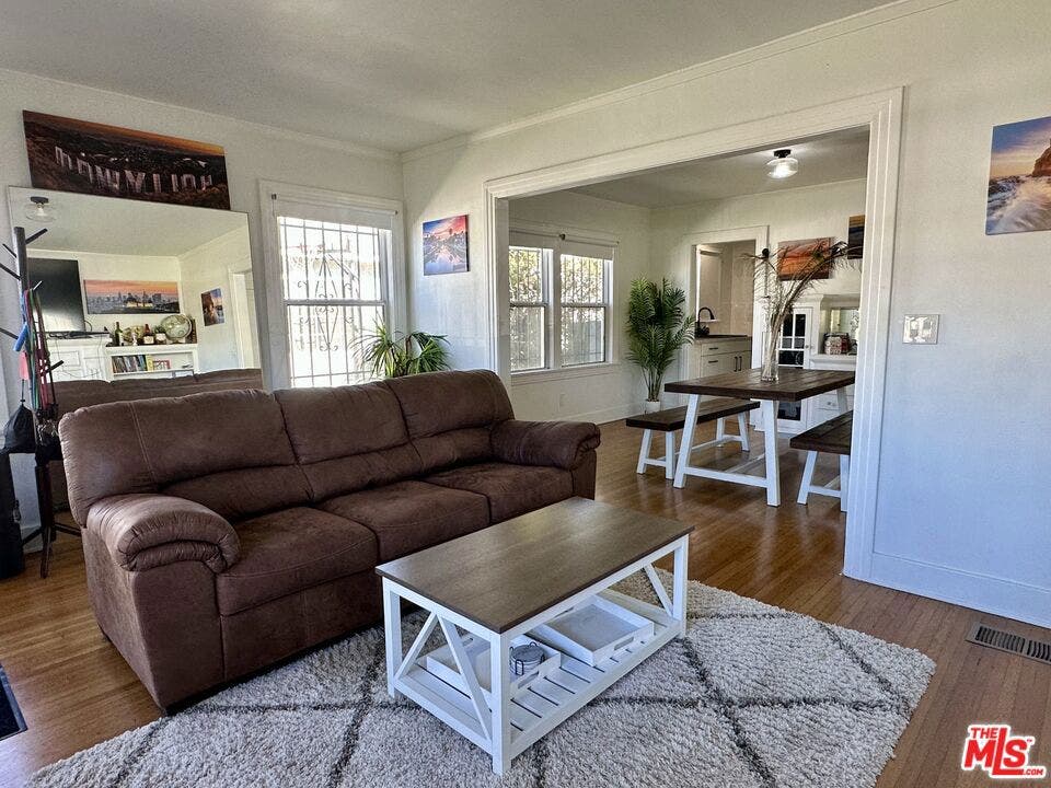 4602 6th Avenue, Los Angeles, CA 90043 4602 6th Avenue, Los Angeles, CA 90043