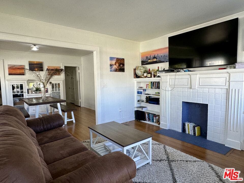 4602 6th Avenue, Los Angeles, CA 90043 4602 6th Avenue, Los Angeles, CA 90043