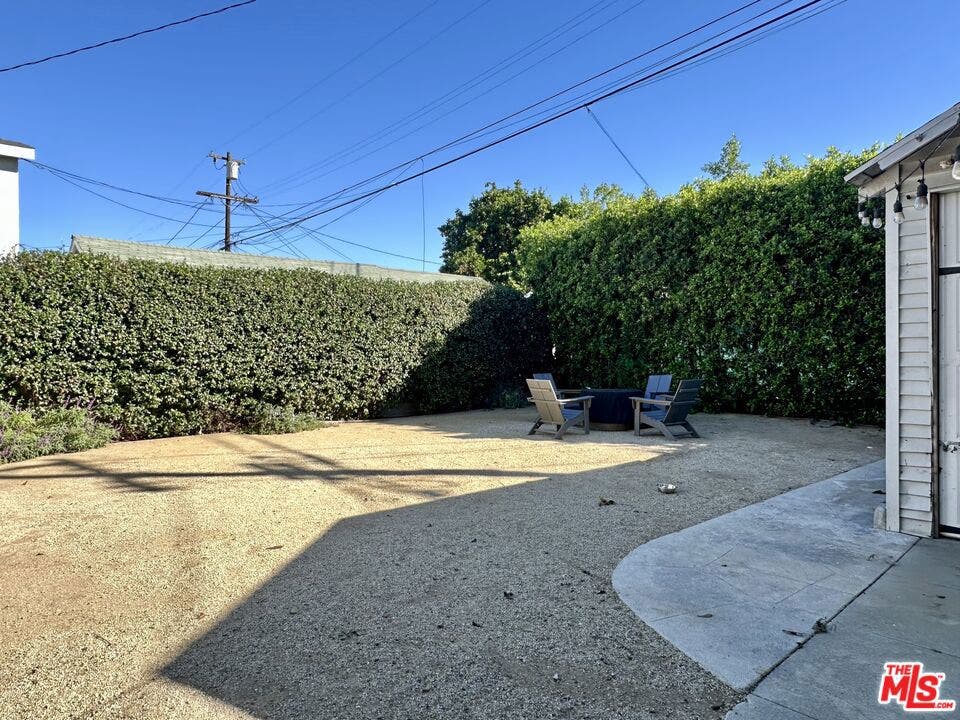 4602 6th Avenue, Los Angeles, CA 90043 4602 6th Avenue, Los Angeles, CA 90043
