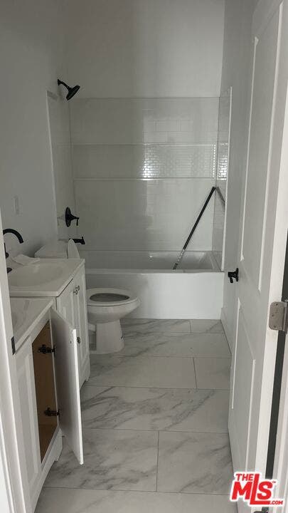22960 Ostronic Drive, Los Angeles, CA 91367 22960 Ostronic Drive, Los Angeles, CA 91367
