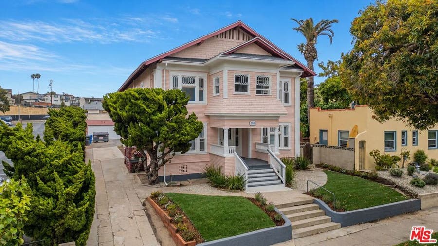 Property photo for 108 N Broadway, Redondo Beach, CA