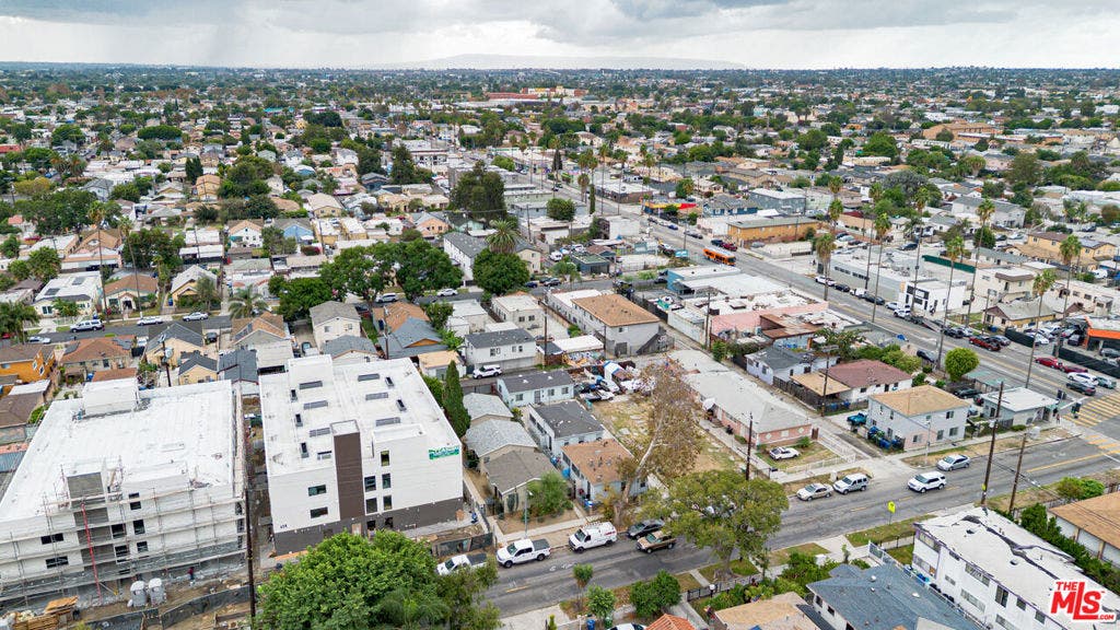 620 E 79th Street, Los Angeles, CA 90001 620 E 79th Street, Los Angeles, CA 90001