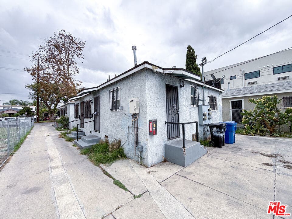 620 E 79th Street, Los Angeles, CA 90001 620 E 79th Street, Los Angeles, CA 90001