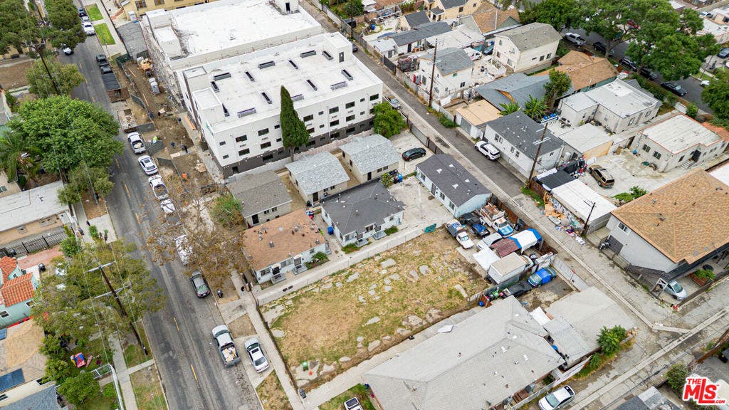 620 E 79th Street, Los Angeles, CA 90001 620 E 79th Street, Los Angeles, CA 90001