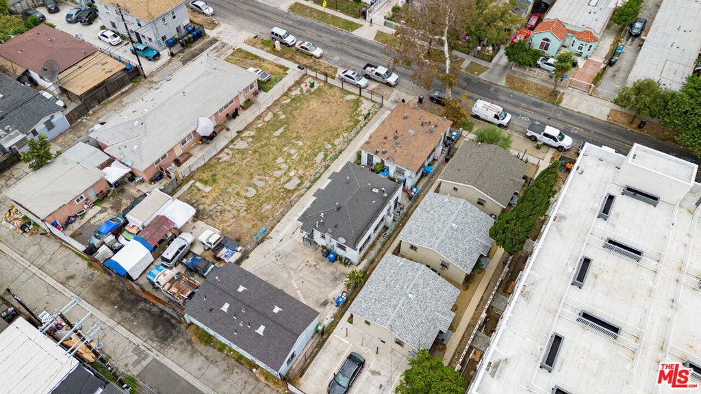 620 E 79th Street, Los Angeles, CA 90001 620 E 79th Street, Los Angeles, CA 90001