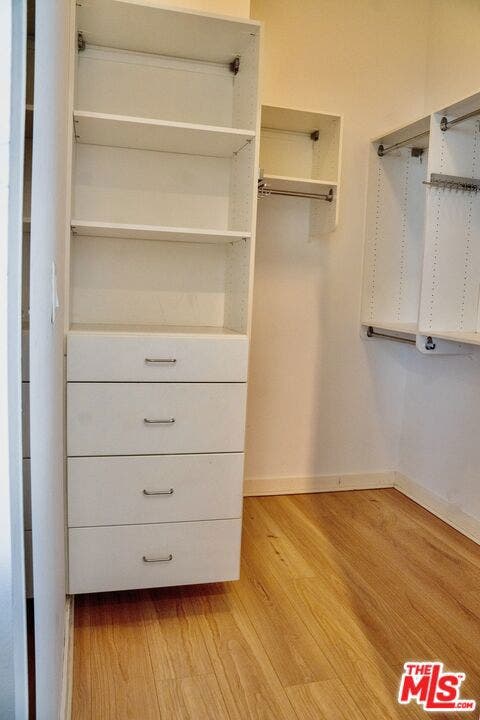 4080 Glencoe Avenue, #318, Marina Del Rey, CA 90292 Walk-in closet