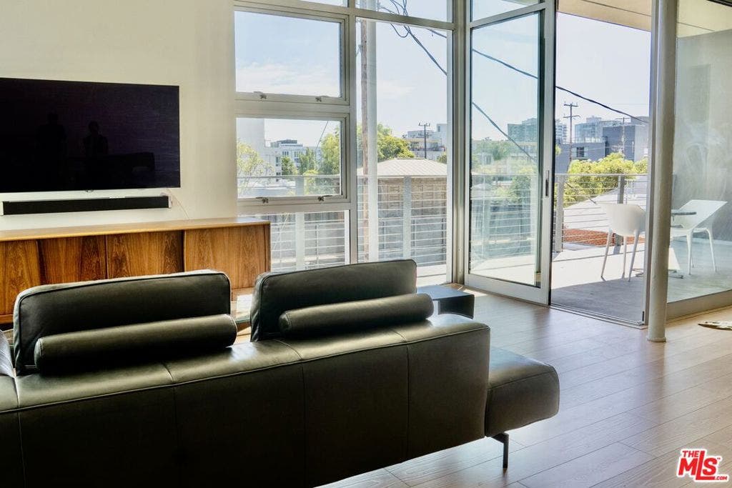 4080 Glencoe Avenue, #318, Marina Del Rey, CA 90292 Livingroom with view