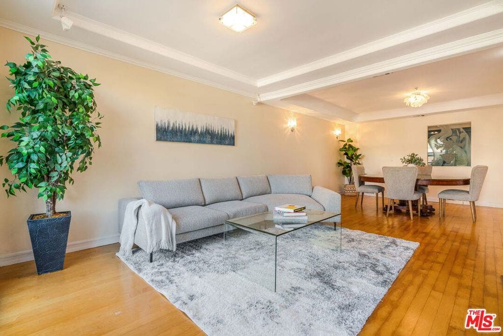 1645 Malcolm Avenue, #302, Los Angeles, CA 90024 1645 Malcolm Avenue, #302, Los Angeles, CA 90024