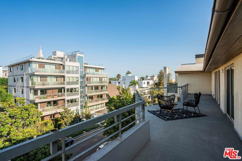 1645 Malcolm Avenue, #302, Los Angeles, CA 90024 1645 Malcolm Avenue, #302, Los Angeles, CA 90024
