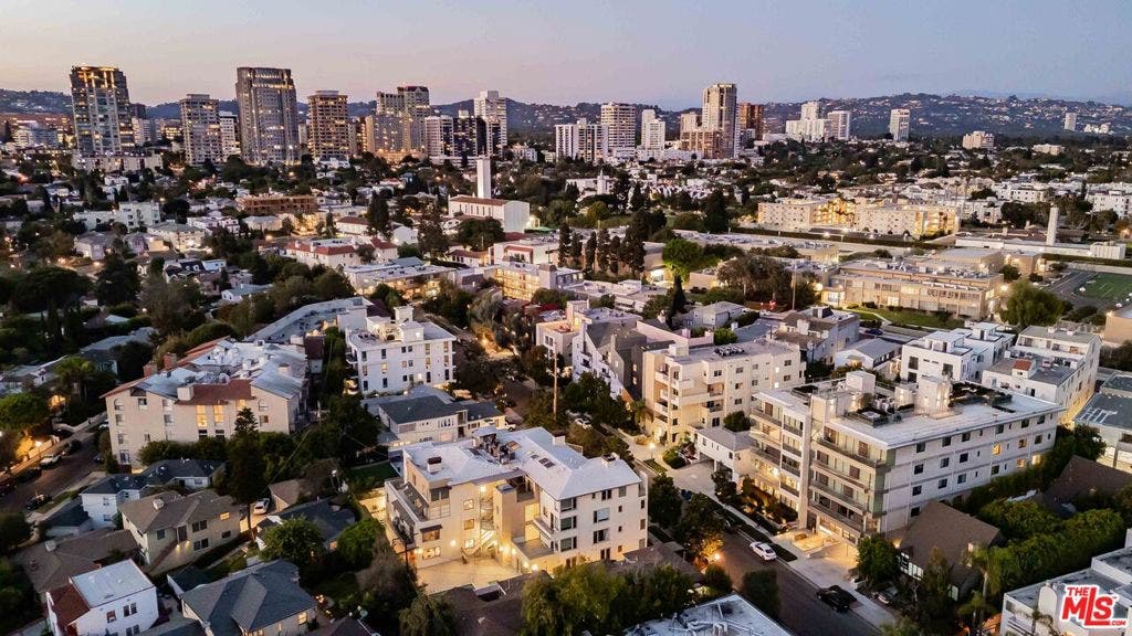 1645 Malcolm Avenue, #302, Los Angeles, CA 90024 1645 Malcolm Avenue, #302, Los Angeles, CA 90024