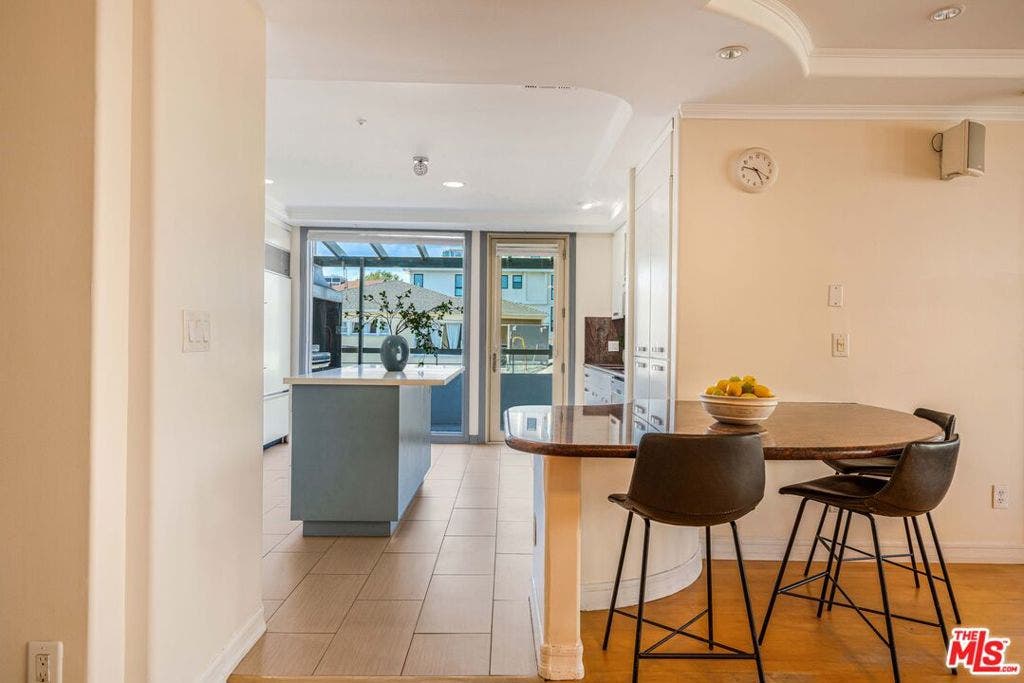 1645 Malcolm Avenue, #302, Los Angeles, CA 90024 1645 Malcolm Avenue, #302, Los Angeles, CA 90024
