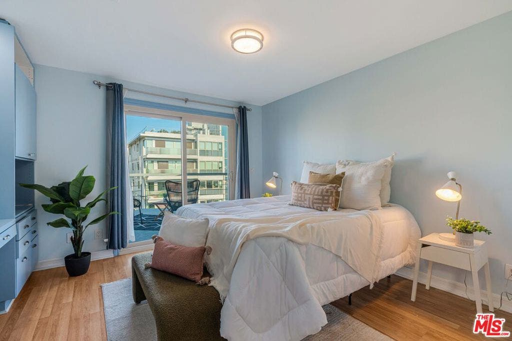 1645 Malcolm Avenue, #302, Los Angeles, CA 90024 1645 Malcolm Avenue, #302, Los Angeles, CA 90024