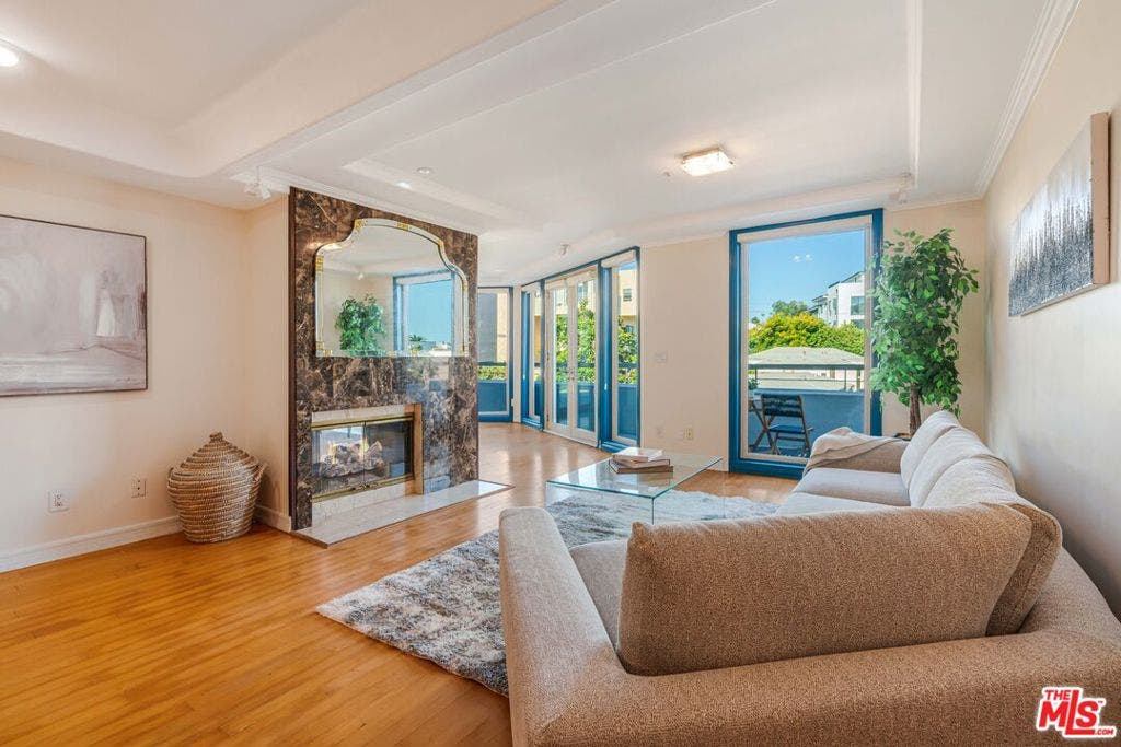 1645 Malcolm Avenue, #302, Los Angeles, CA 90024 1645 Malcolm Avenue, #302, Los Angeles, CA 90024