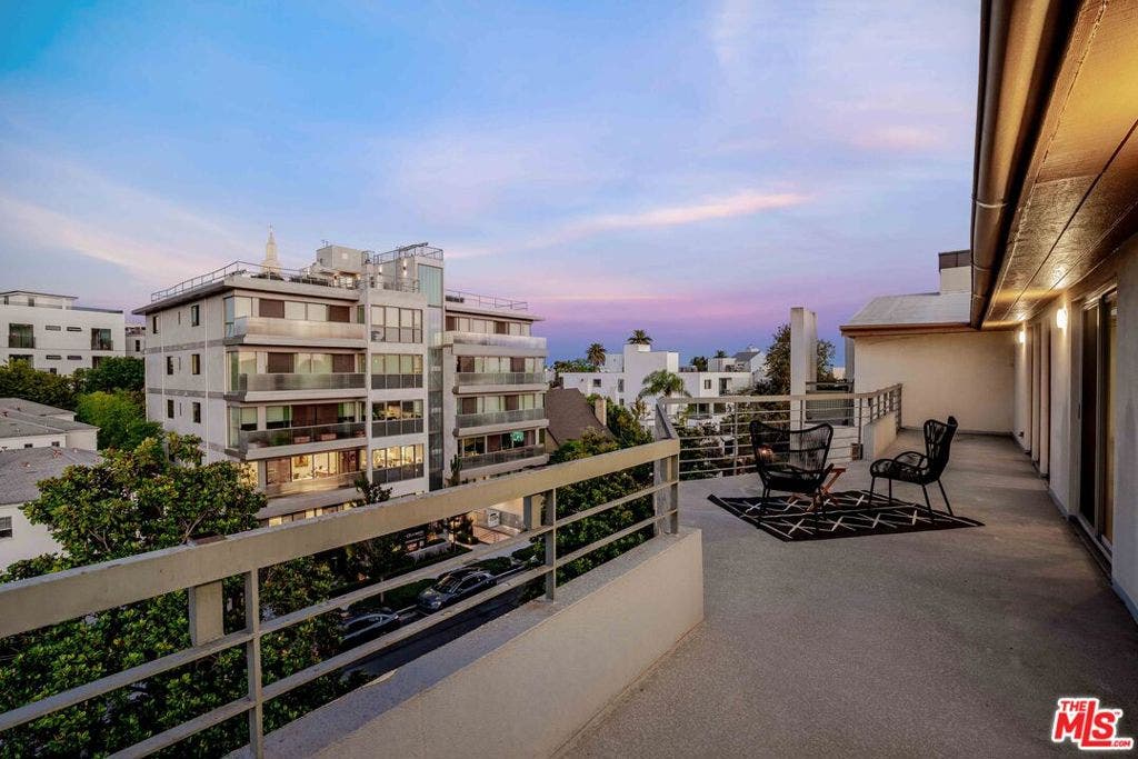 1645 Malcolm Avenue, #302, Los Angeles, CA 90024 1645 Malcolm Avenue, #302, Los Angeles, CA 90024