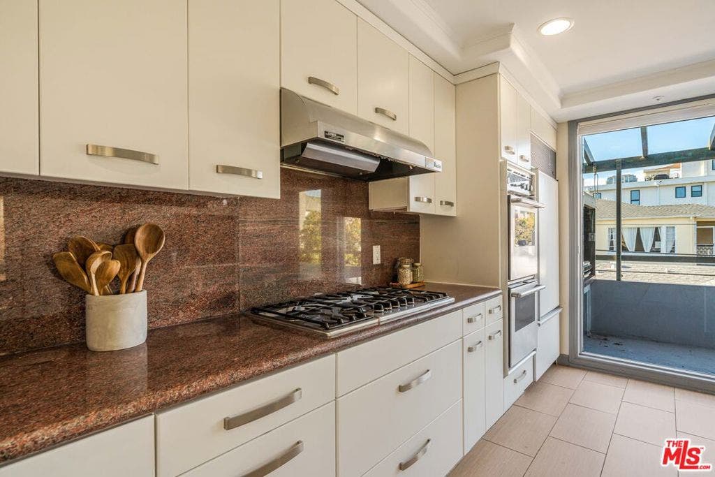 1645 Malcolm Avenue, #302, Los Angeles, CA 90024 1645 Malcolm Avenue, #302, Los Angeles, CA 90024