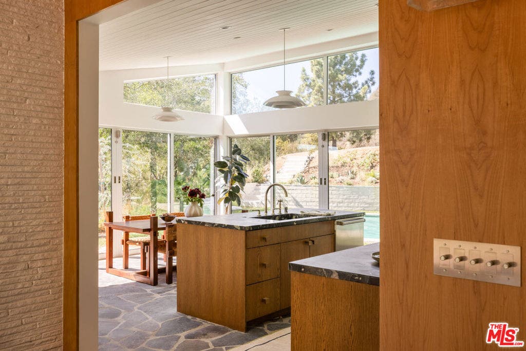 8141 Cornett Drive, Los Angeles, CA 90046 8141 Cornett Drive, Los Angeles, CA 90046