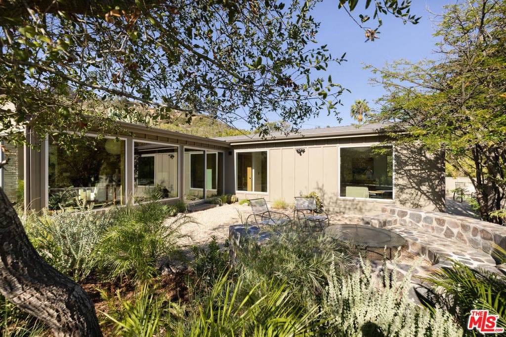 8141 Cornett Drive, Los Angeles, CA 90046 8141 Cornett Drive, Los Angeles, CA 90046