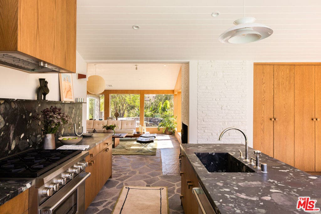 8141 Cornett Drive, Los Angeles, CA 90046 8141 Cornett Drive, Los Angeles, CA 90046