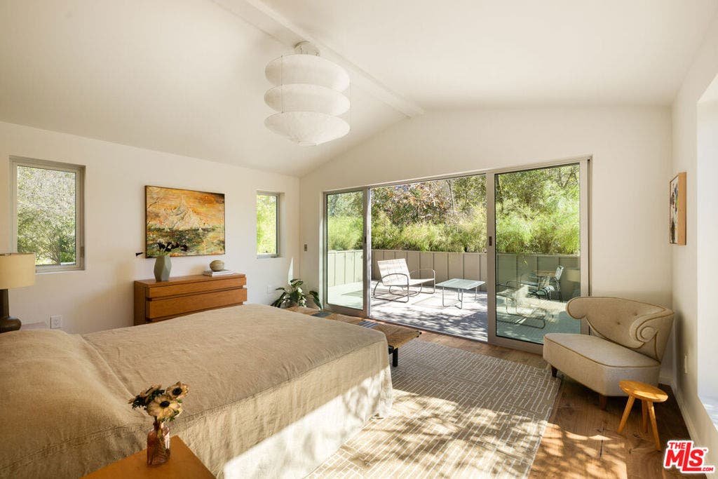 8141 Cornett Drive, Los Angeles, CA 90046 8141 Cornett Drive, Los Angeles, CA 90046