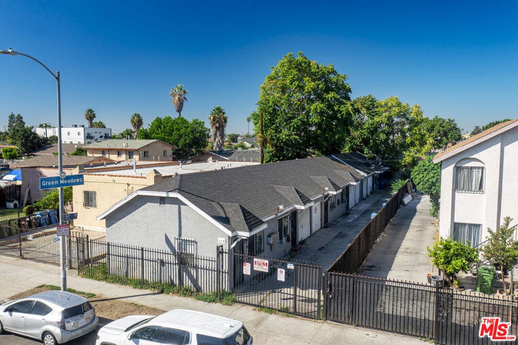8441 S Main Street, Los Angeles, CA 90003 8441 S Main Street, Los Angeles, CA 90003