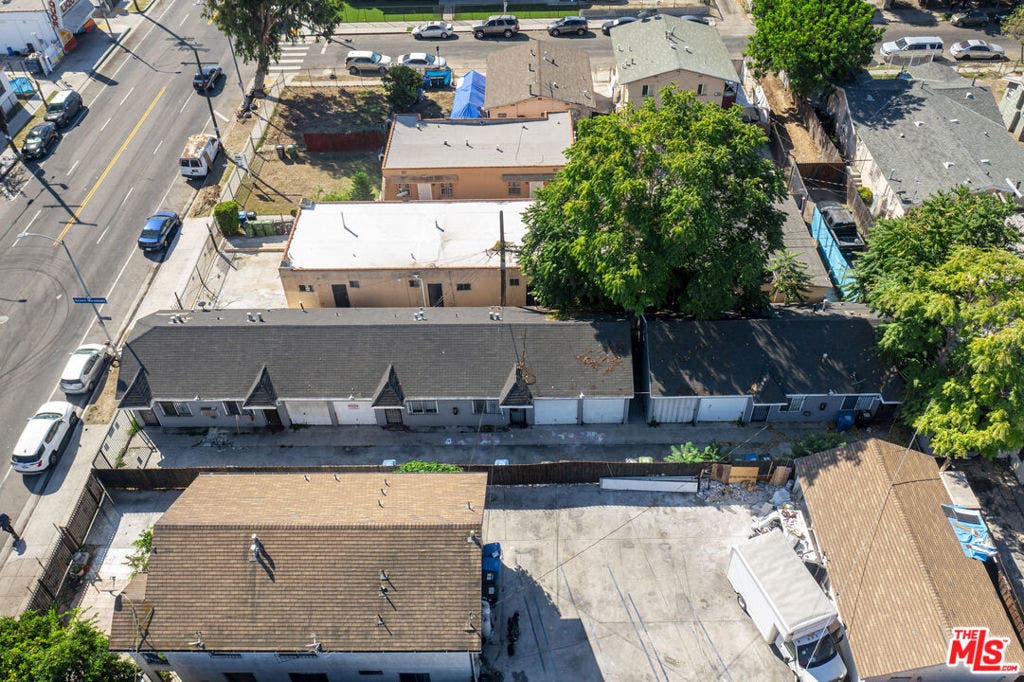 8441 S Main Street, Los Angeles, CA 90003 8441 S Main Street, Los Angeles, CA 90003