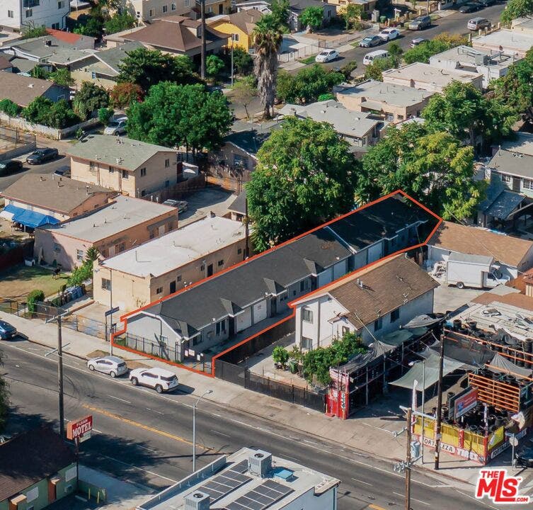 8441 S Main Street, Los Angeles, CA 90003 8441 S Main Street, Los Angeles, CA 90003