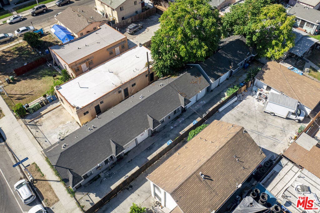 8441 S Main Street, Los Angeles, CA 90003 8441 S Main Street, Los Angeles, CA 90003