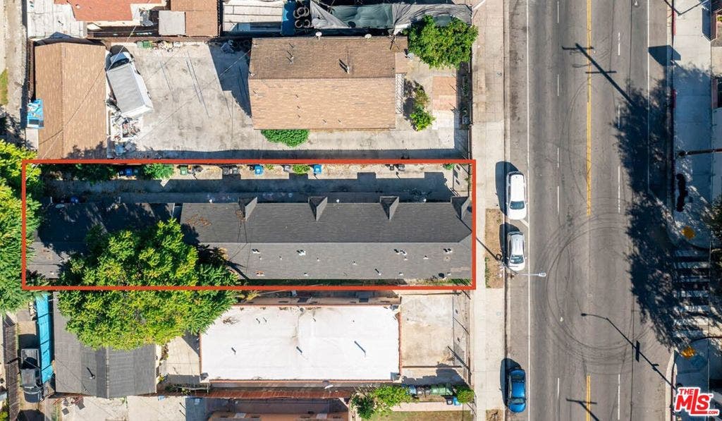 8441 S Main Street, Los Angeles, CA 90003 8441 S Main Street, Los Angeles, CA 90003