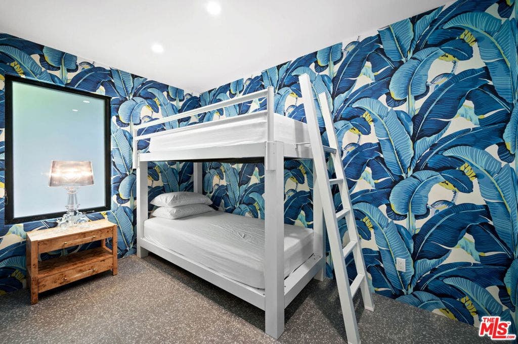 2304 S Toledo Avenue, Palm Springs, CA 92264 Bunk Room
