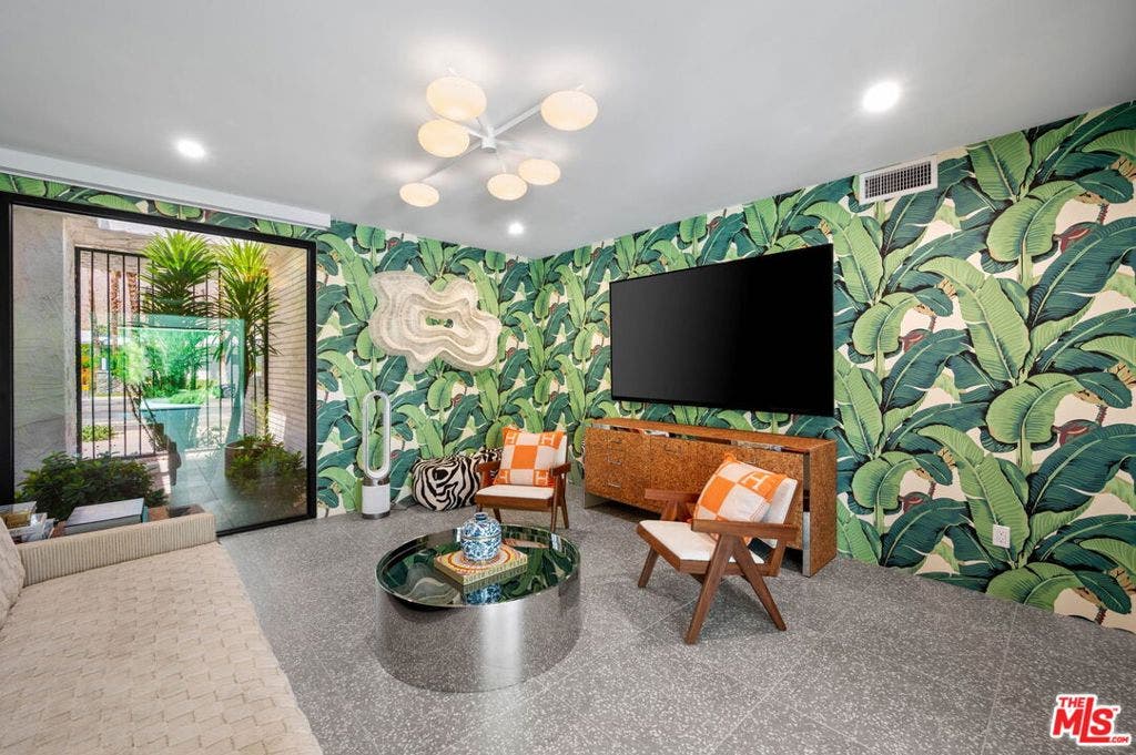2304 S Toledo Avenue, Palm Springs, CA 92264 Media Room
