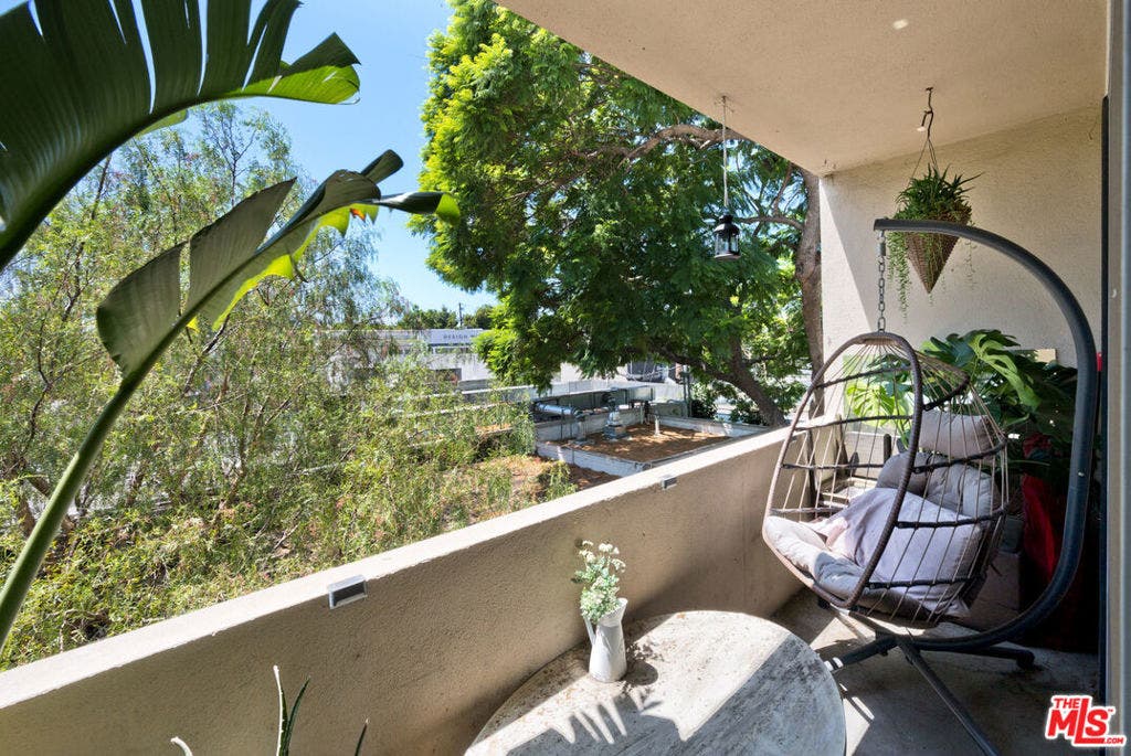 613 Westbourne Drive, West Hollywood, CA 90069 613 Westbourne Drive, West Hollywood, CA 90069