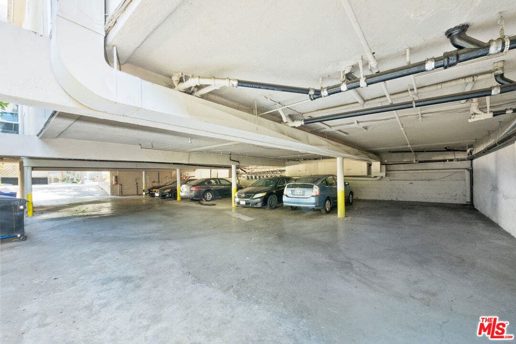 613 Westbourne Drive, West Hollywood, CA 90069 613 Westbourne Drive, West Hollywood, CA 90069