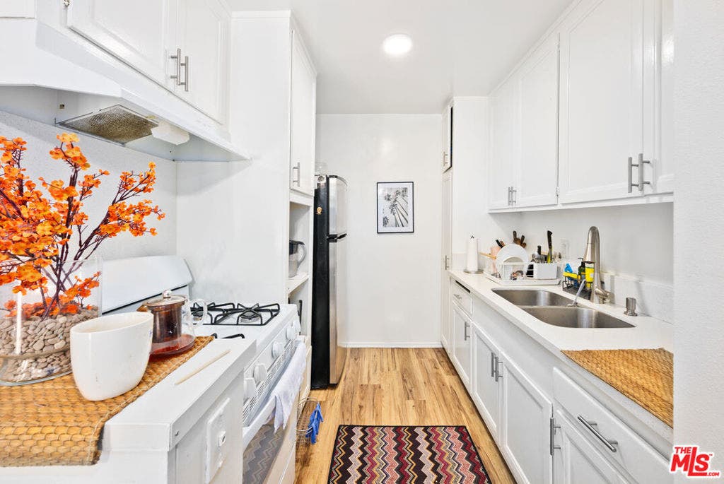 613 Westbourne Drive, West Hollywood, CA 90069 613 Westbourne Drive, West Hollywood, CA 90069