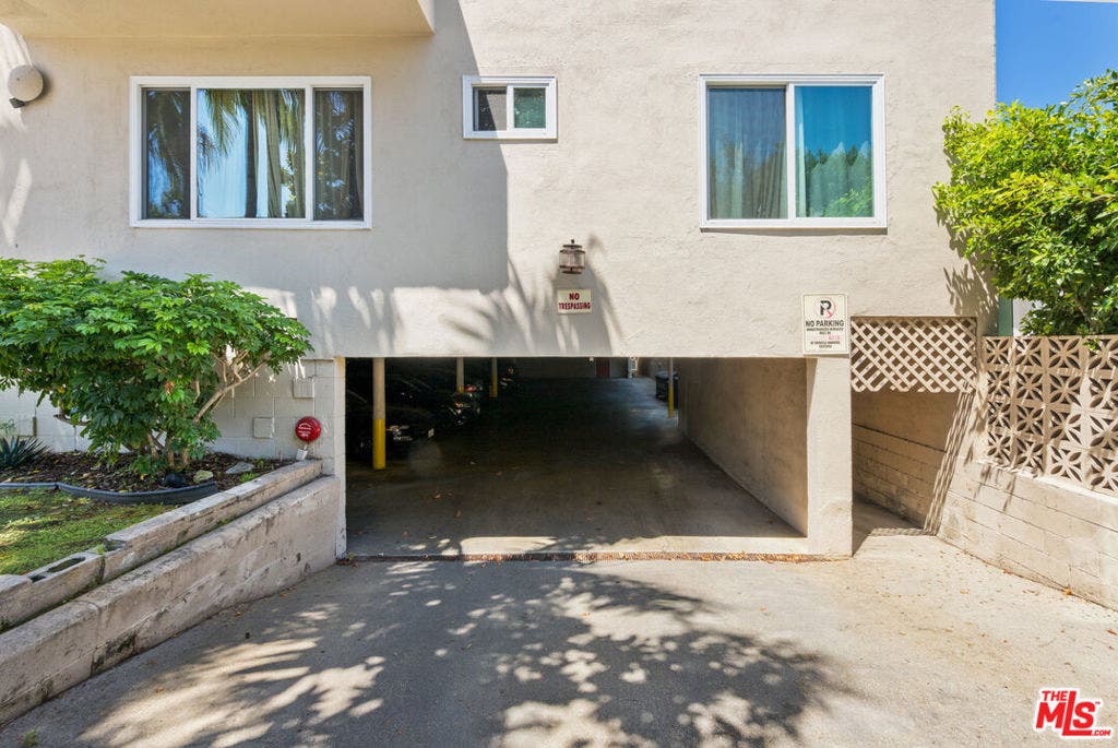 613 Westbourne Drive, West Hollywood, CA 90069 613 Westbourne Drive, West Hollywood, CA 90069