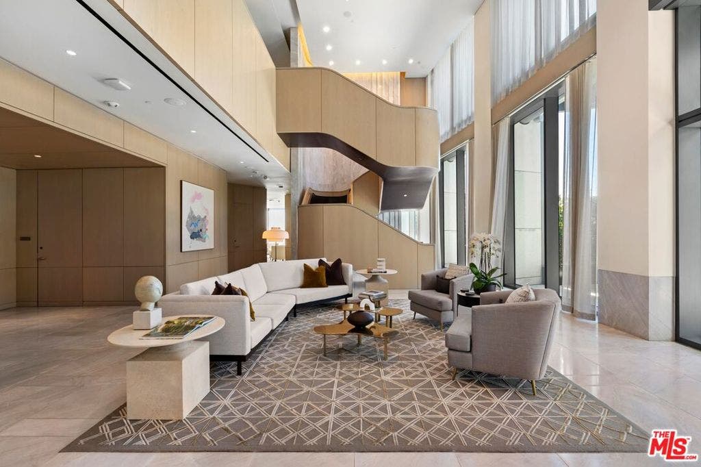 211 W Elm Court, #16B, Los Angeles, CA 90067 211 W Elm Court, #16B, Los Angeles, CA 90067