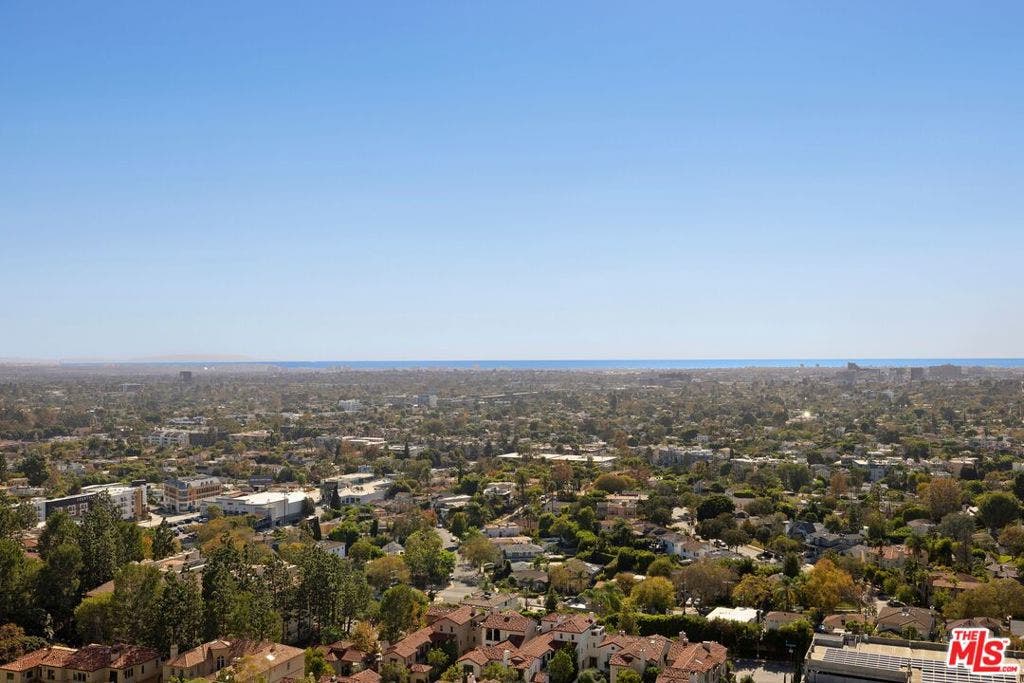 211 W Elm Court, #16B, Los Angeles, CA 90067 211 W Elm Court, #16B, Los Angeles, CA 90067