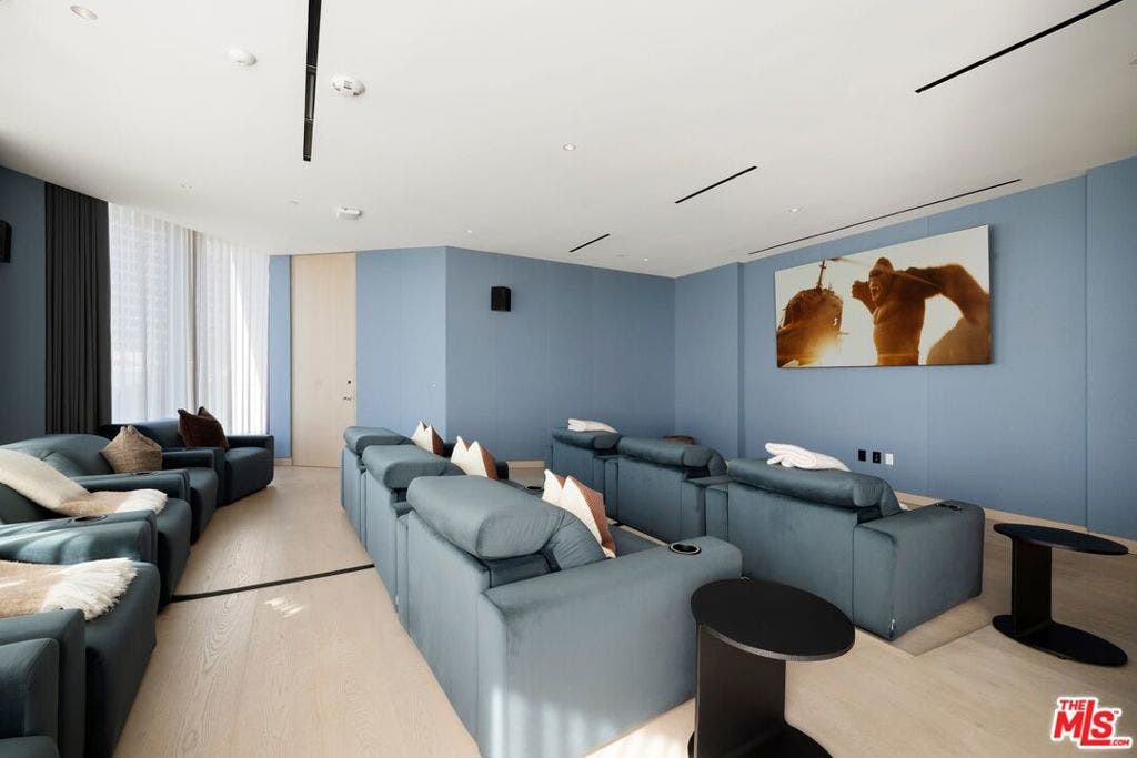 211 W Elm Court, #16B, Los Angeles, CA 90067 211 W Elm Court, #16B, Los Angeles, CA 90067
