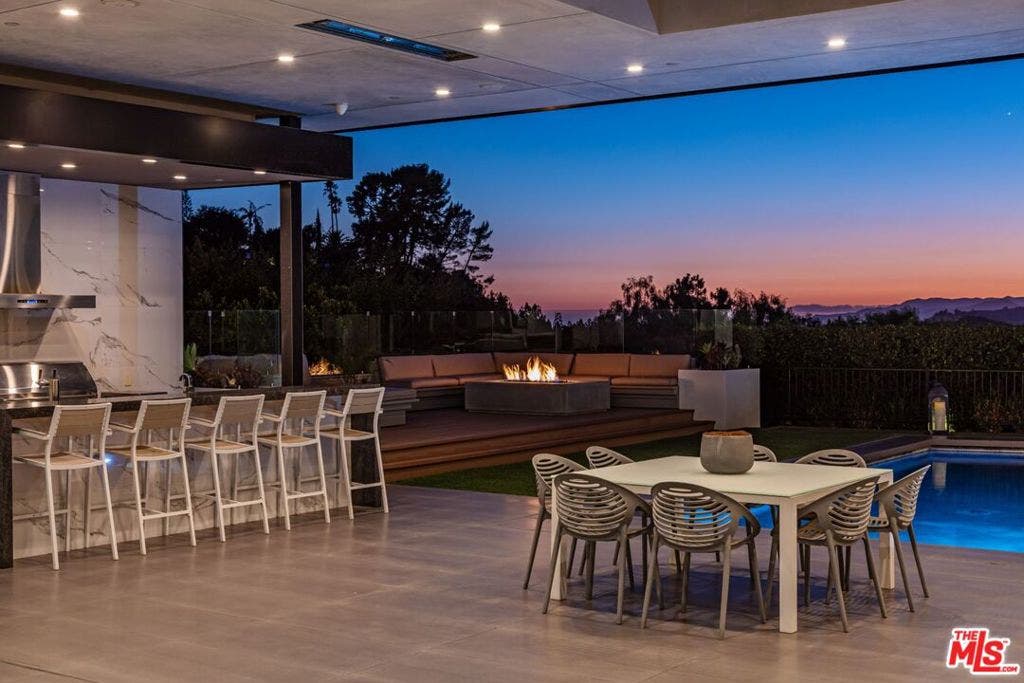 2002 LOMA VISTA Drive, Beverly Hills, CA 90210 2002 LOMA VISTA Drive, Beverly Hills, CA 90210