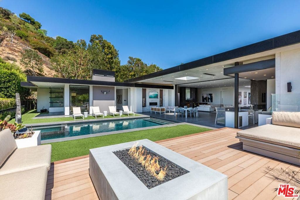 2002 LOMA VISTA Drive, Beverly Hills, CA 90210 2002 LOMA VISTA Drive, Beverly Hills, CA 90210