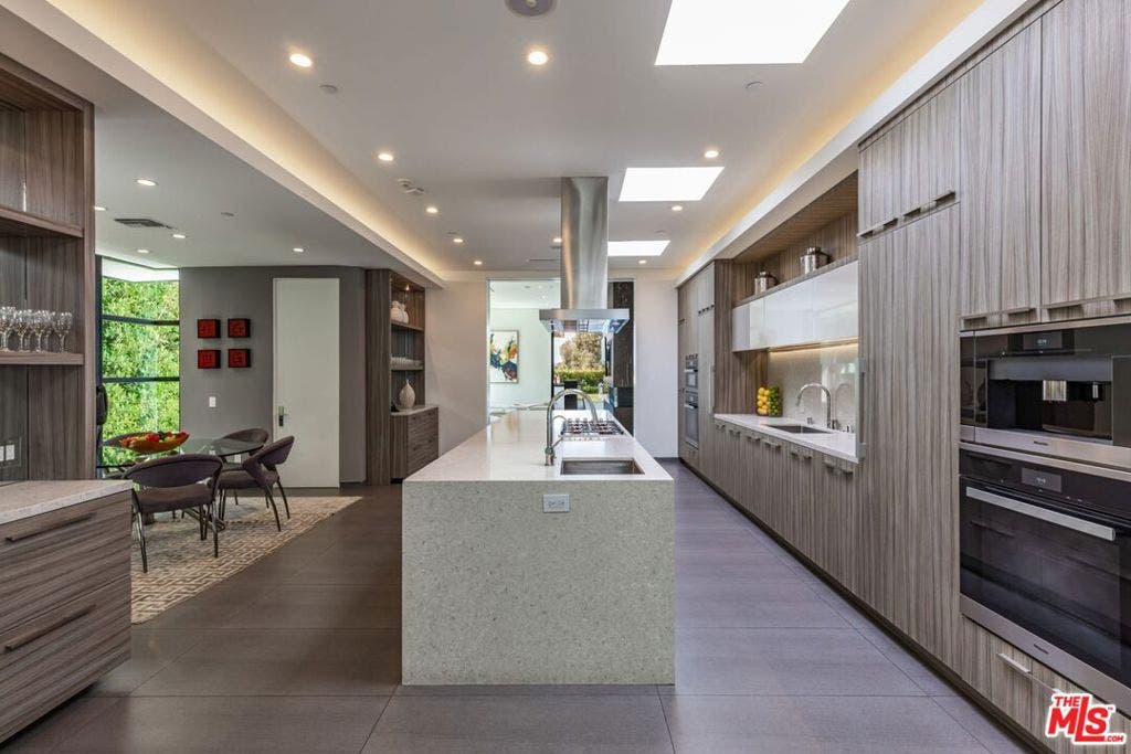2002 LOMA VISTA Drive, Beverly Hills, CA 90210 2002 LOMA VISTA Drive, Beverly Hills, CA 90210