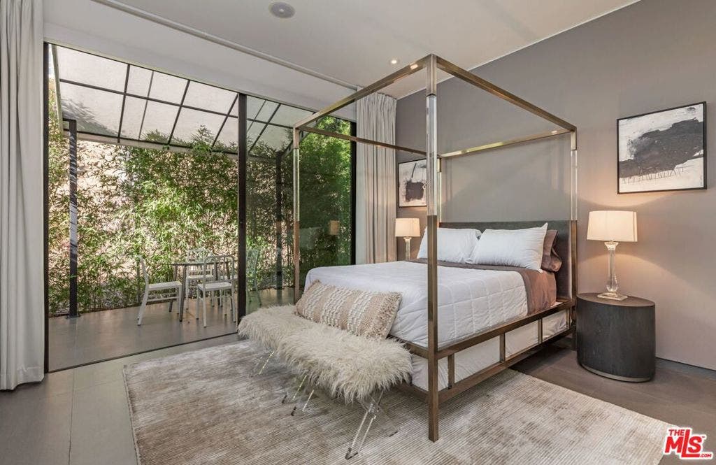 2002 LOMA VISTA Drive, Beverly Hills, CA 90210 2002 LOMA VISTA Drive, Beverly Hills, CA 90210