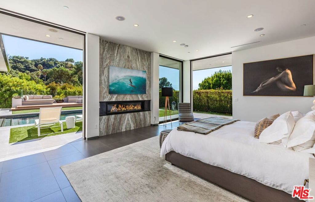 2002 LOMA VISTA Drive, Beverly Hills, CA 90210 2002 LOMA VISTA Drive, Beverly Hills, CA 90210