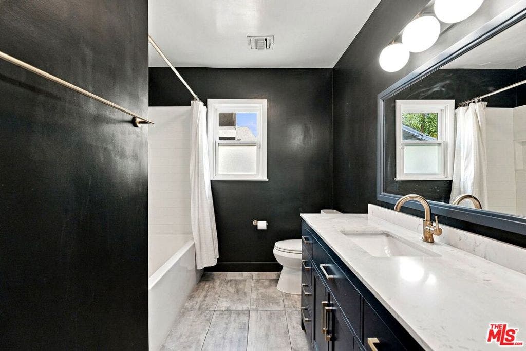 6107 Longridge Avenue, Van Nuys, CA 91401