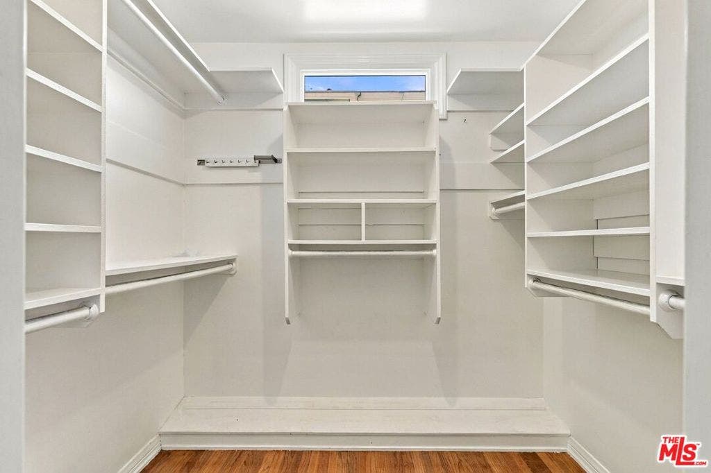 6107 Longridge Avenue, Van Nuys, CA 91401