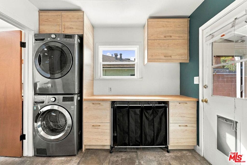 6107 Longridge Avenue, Van Nuys, CA 91401