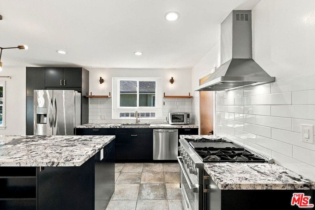 6107 Longridge Avenue, Van Nuys, CA 91401
