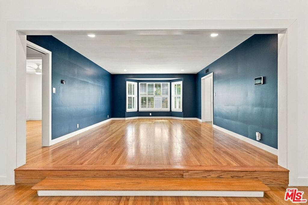 6107 Longridge Avenue, Van Nuys, CA 91401