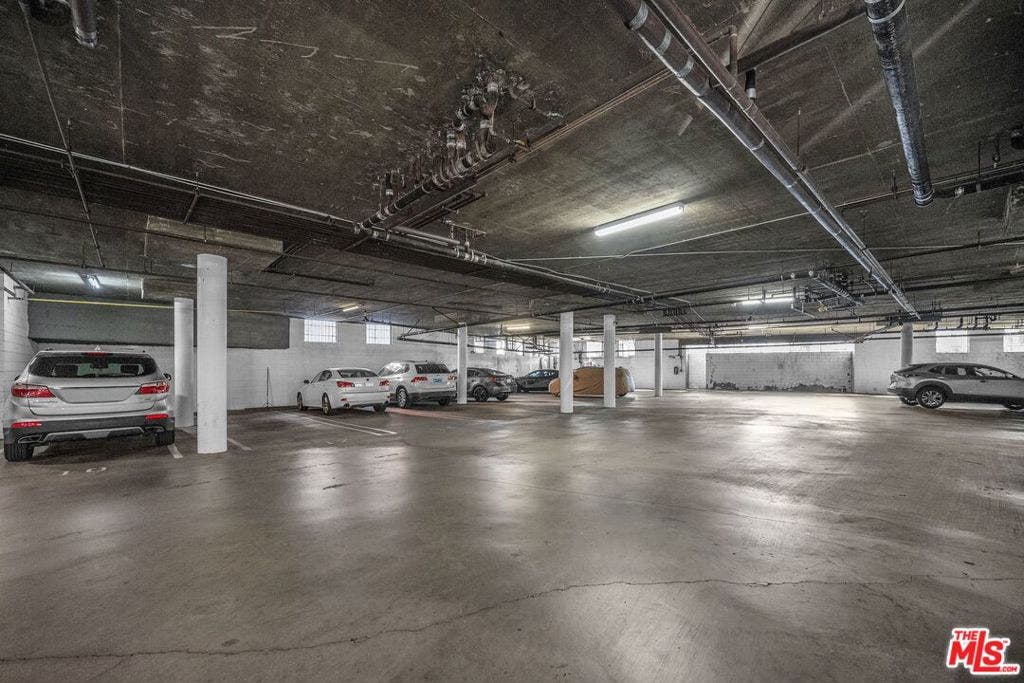 3144 S Canfield Avenue, Los Angeles, CA 90034 3144 S Canfield Avenue, Los Angeles, CA 90034
