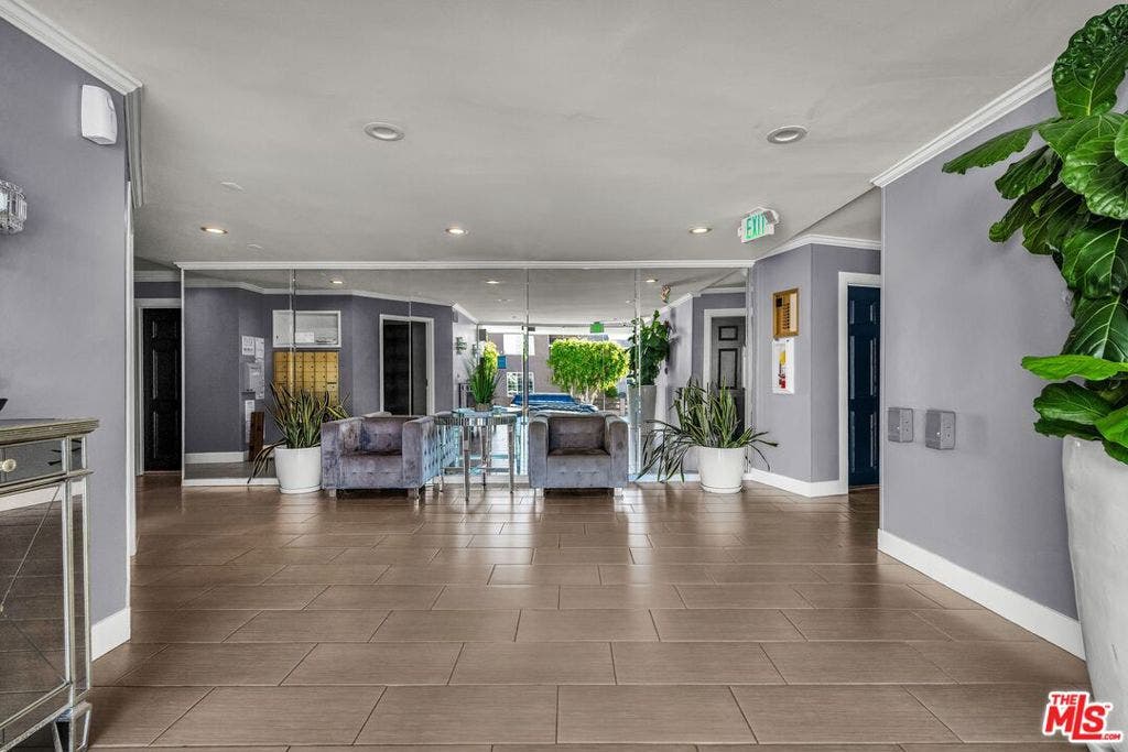 3144 S Canfield Avenue, Los Angeles, CA 90034 3144 S Canfield Avenue, Los Angeles, CA 90034