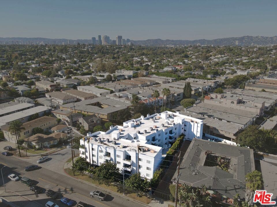 3144 S Canfield Avenue, Los Angeles, CA 90034 3144 S Canfield Avenue, Los Angeles, CA 90034